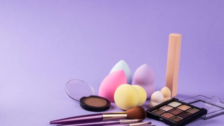 에어프라이어 세척할 때 기름때가 잘 안 빠질 때, 스펀지 vs 솔 무엇부터 쓰는 게 덜 번거로울까
